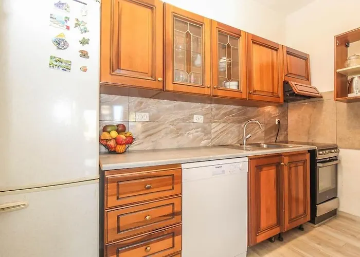 Veronika Apartment *