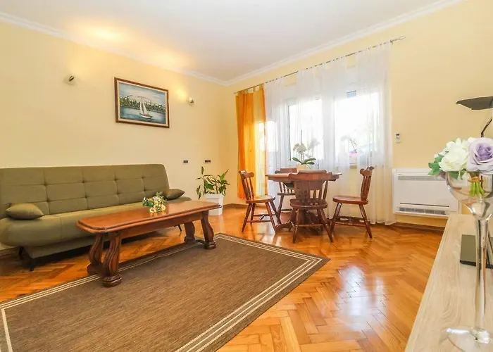 Veronika Apartment *