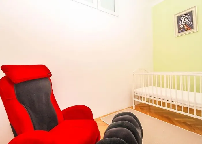 Veronika Apartment *